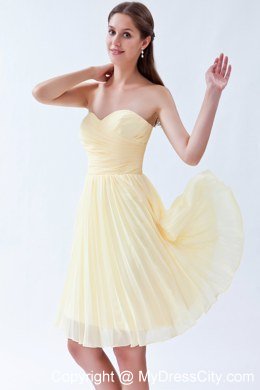 Sweetheart Pleated Knee-length Chiffon Bridesmaid Dress in Light Yellow