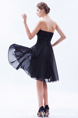 Ruched Strapless Knee-length Bow Bridesmaid-dresses in Black