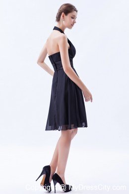 Black Halter Top Knee-length Ruched Dresses For Bridesmaid with Sash