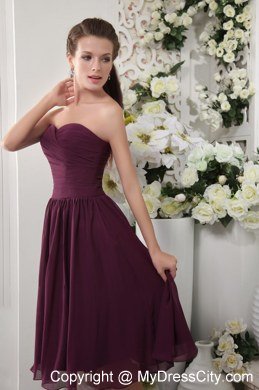 Pleating Sweetheart Tea-length Chiffon Bridesmaid Dresses in Purple