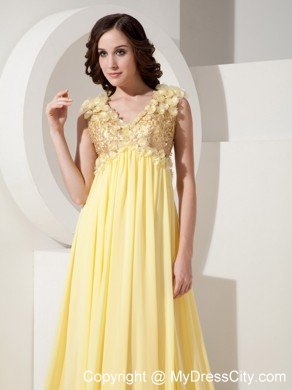 Sequined V-neck Chapel Train Prom Dresses with Floral Embellishment