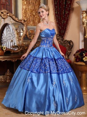 Luxury Embroidery Sweetheart Taffeta Quinceanera Dress