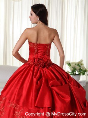 Gorgeous Sweetheart Embroidery Quinceanera Dress in Red Color