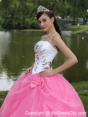 Embroidery Decorated Rose Pink Strapless Quinceanera Dress