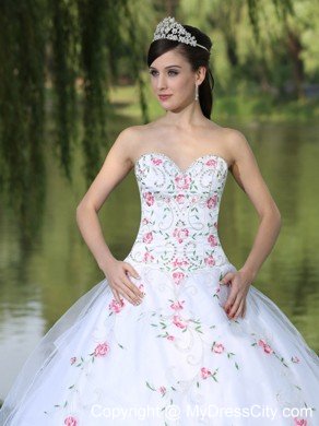 Sweetheart Organza Sweet 16 Dress with Embroidery Decorated