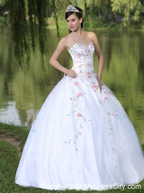 Sweetheart Organza Sweet 16 Dress with Embroidery Decorated