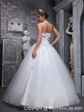 Elegant White Strapless Quinceanera Dress with Beading