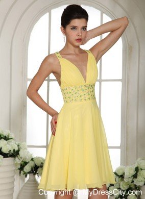 Light Yellow V-neck Prom Cocktail Dress With Beaded Decorate