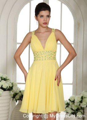 Light Yellow V-neck Prom Cocktail Dress With Beaded Decorate