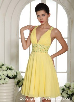 Light Yellow V-neck Prom Cocktail Dress With Beaded Decorate