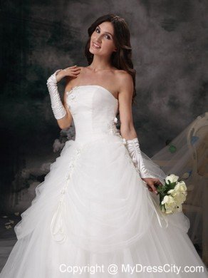 New Arrival A-line Strapless Floor-length Tulle and Flowers Wedding Dress