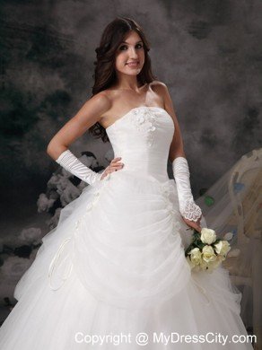 New Arrival A-line Strapless Floor-length Tulle and Flowers Wedding Dress