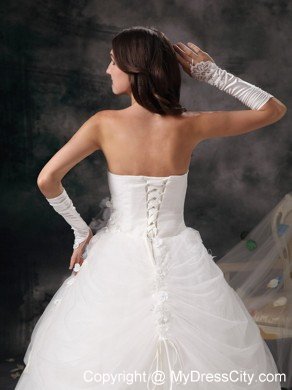 New Arrival A-line Strapless Floor-length Tulle and Flowers Wedding Dress