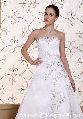 Elegant Beaded Strapless A-line Embroidery Wedding Dress Lace-up