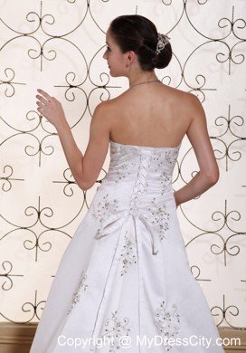 Elegant Beaded Strapless A-line Embroidery Wedding Dress Lace-up