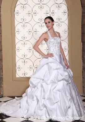 Recommended Halter Top Wedding Dress with Embroidery and Pick-ups