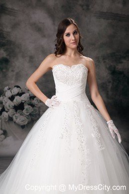 Clearance Sweetheart Court Train Appliques Tulle Wedding Ball Gown