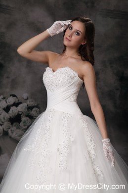 Clearance Sweetheart Court Train Appliques Tulle Wedding Ball Gown