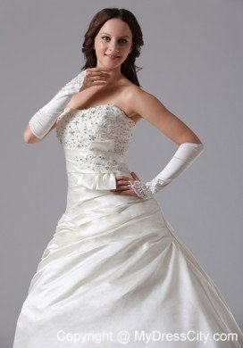 Luxury A-line Appliques and Ruches Lace Court Train Wedding Gowns