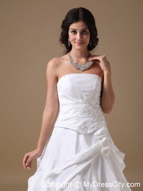 White A-line Strapless Taffeta Appliques Wedding Dress with Court Train