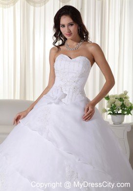 White Sweetheart Floor-length Beading Bridal Dress with Ruffled Layers