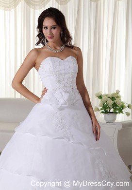 White Sweetheart Floor-length Beading Bridal Dress with Ruffled Layers