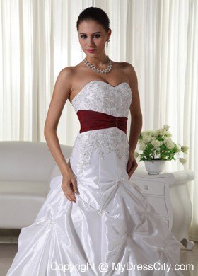 Modest Long A-line Chapel Train Appliques Sweetheart Bridal Gowns