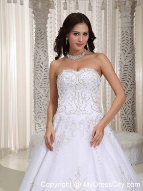 2013 Extravagant A-line Sweetheart Court Train Embroidery Bridal Dress