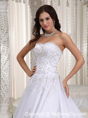 2013 Extravagant A-line Sweetheart Court Train Embroidery Bridal Dress