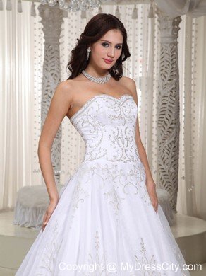 2013 Extravagant A-line Sweetheart Court Train Embroidery Bridal Dress