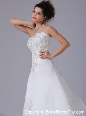 Exquisite Long Strapless Embroidery Brush A-Line Wedding Dress