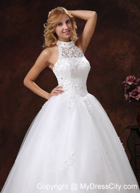 2013 Luxurious Lace Halter Appliques and Beading Wedding Gowns