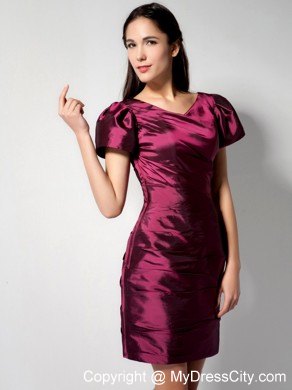 Burgundy V-neck Mini-length Nightclub Dress with Short Sleeves