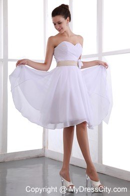 Sweetheart White Knee-length Chiffon Party Dress with Flower