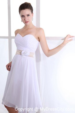 Sweetheart White Knee-length Chiffon Party Dress with Flower