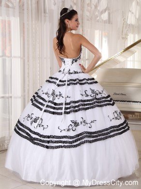 White and Black Sweetheart Tulle Embroidery Sweet 15 Dresses