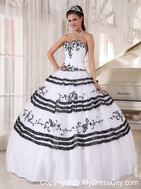 White and Black Sweetheart Tulle Embroidery Sweet 15 Dresses