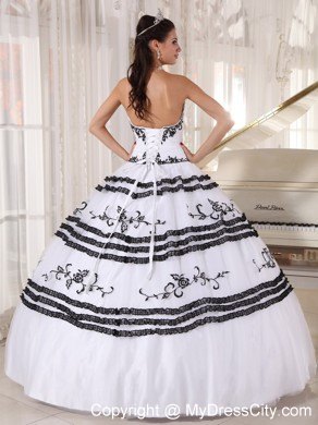 White and Black Sweetheart Tulle Embroidery Sweet 15 Dresses