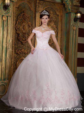 Light Pink Off The Shoulder Appliques Organza Sweet 15 Dresses