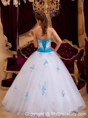 White A-line Sweetheart Quinceanera Dress with Blue Appliques