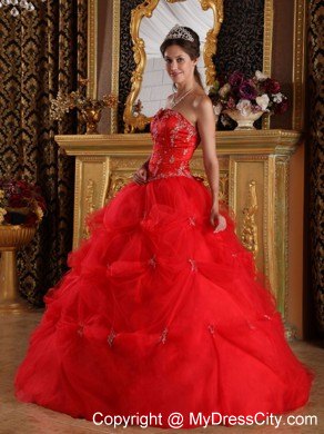 V-cut Neck Red Strapless Pick-ups Tulle Quinceanera Dress