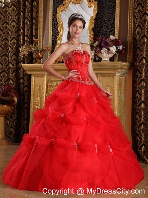 V-cut Neck Red Strapless Pick-ups Tulle Quinceanera Dress