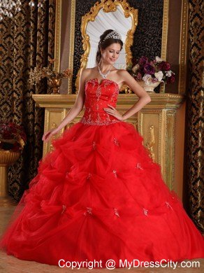 V-cut Neck Red Strapless Pick-ups Tulle Quinceanera Dress