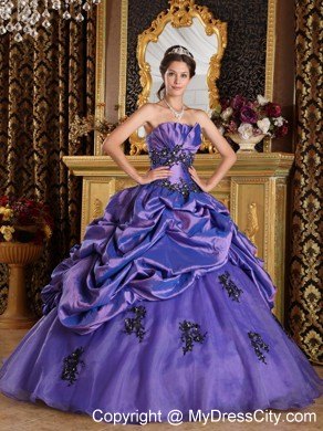 Purple A-Line Strapless Organza Appliques Quinceanera Dress