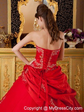 Red Sweetheart Taffeta Quinceanera Dress with Appliques