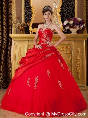 Red Sweetheart Taffeta Quinceanera Dress with Appliques