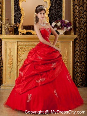 Red Sweetheart Taffeta Quinceanera Dress with Appliques