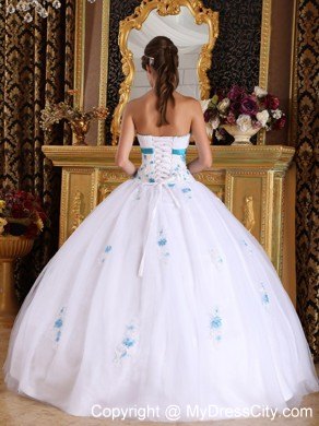 Appliques Strapless White Satin and Tulle Quinceanera Gowns