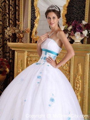 Appliques Strapless White Satin and Tulle Quinceanera Gowns