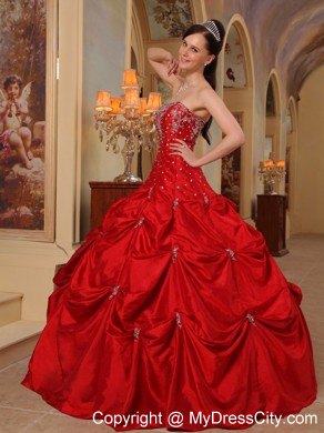 Dropped Beading and Embroidery Quinceanera Dress in Red